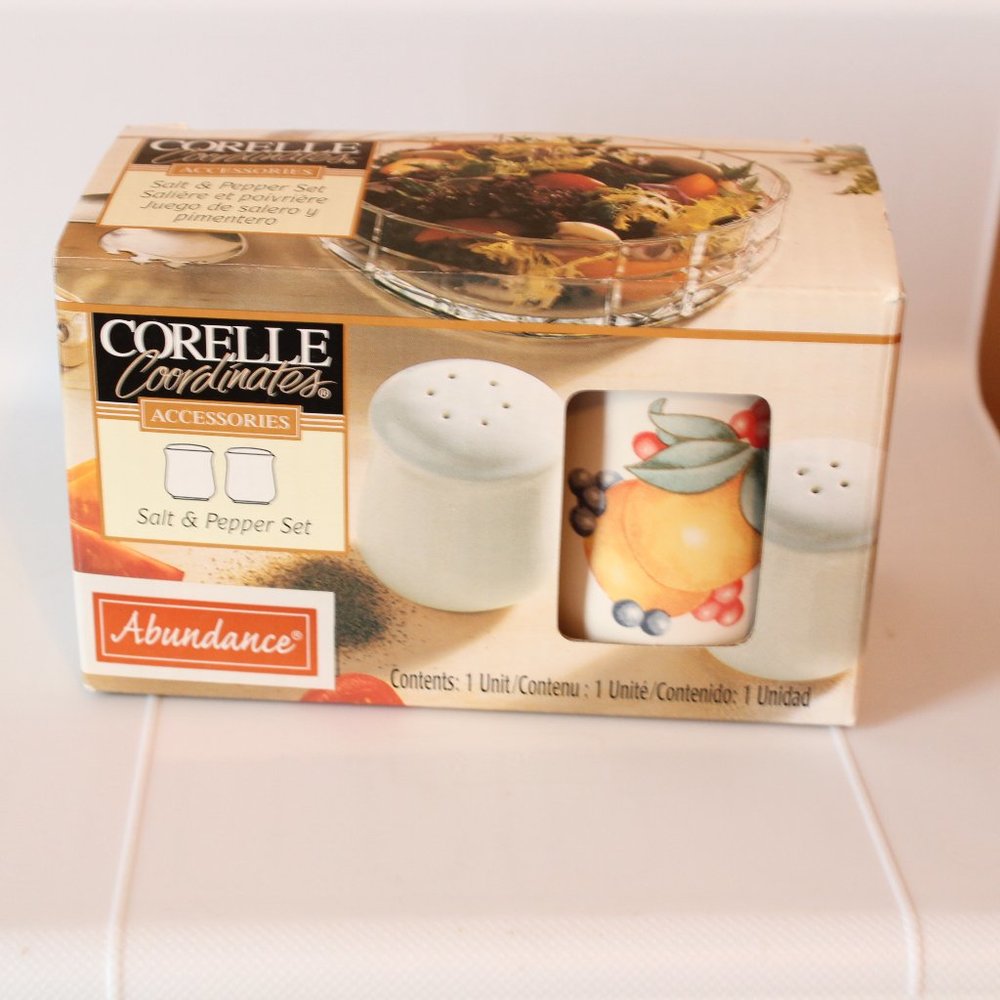 Corelle Abundance Salt & pepper Shaker Set NIB